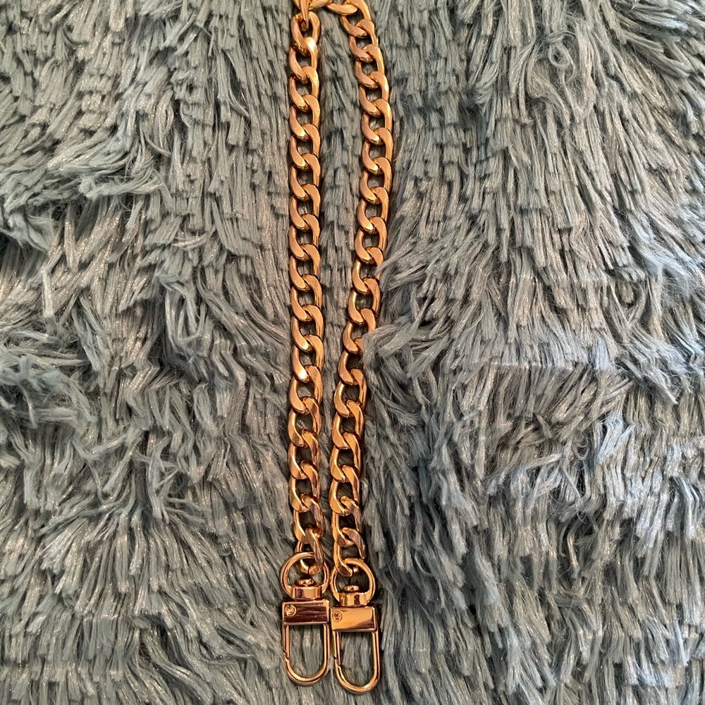 NWOT 16” Unbranded wristlet chain Goldtone